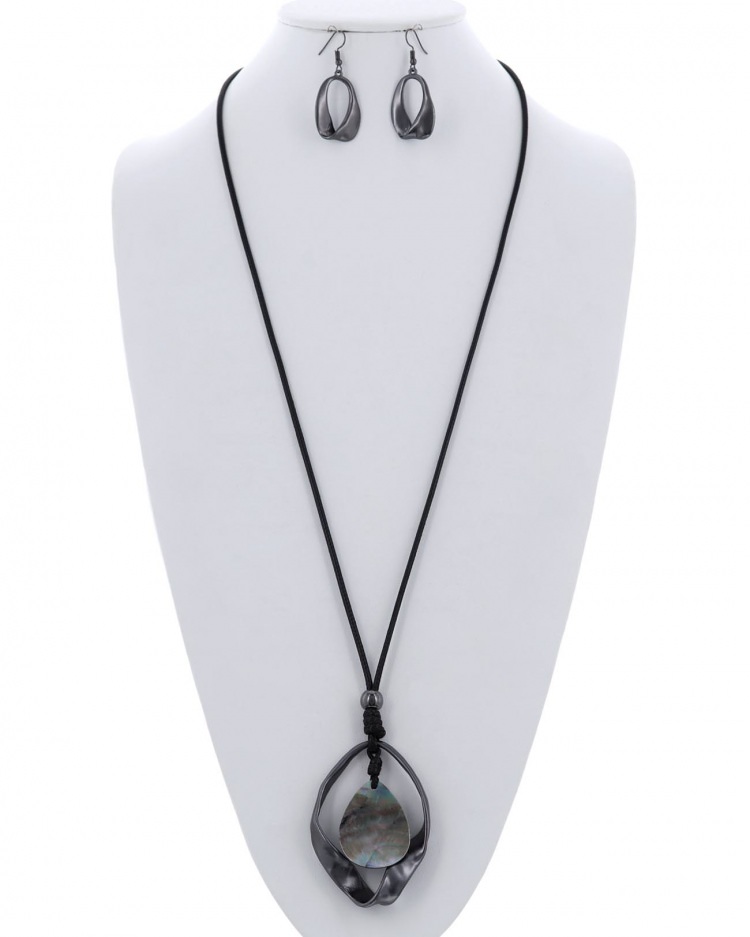Leatherette Pendant Long Necklace & Earring Set